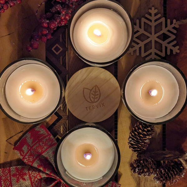 Lõhnaküünal puidust tahiga Lavendel-piparmünt